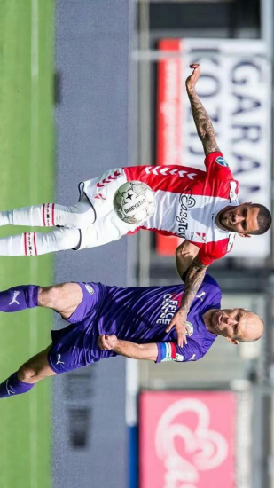 往是聚光灯 往是聚光灯